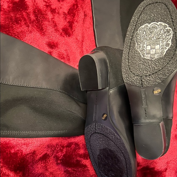 Boot - Picture 4 of 7